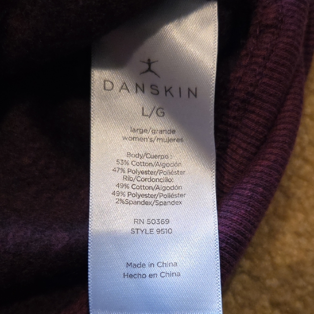 Danskin Crewneck Sweatshirt in Burgundy Sz L NWT Soft Cozy Comfy Casual Giftable - Picture 11 of 12